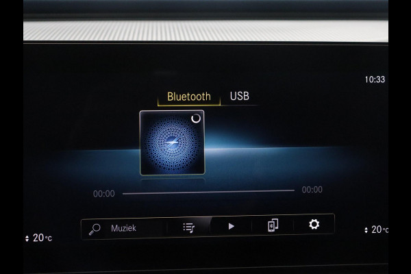 Mercedes-Benz EQC 400 4MATIC AMG Line 80 kWh | SOH 95.8% | Panoramadak | Trekhaak | Camera | Sfeerverlichting | Climate control | Half Leder | Stoelverwarming |