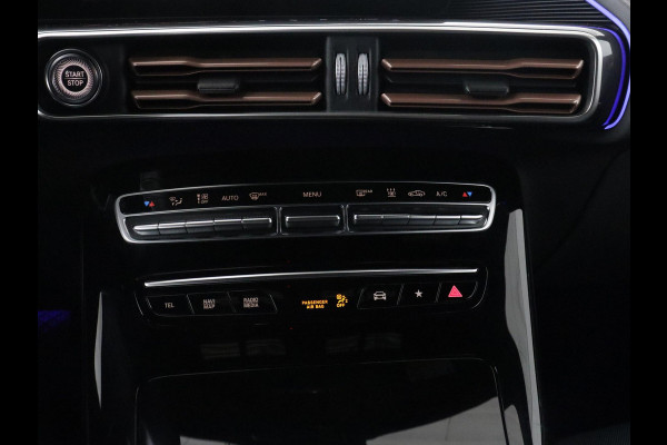 Mercedes-Benz EQC 400 4MATIC AMG Line 80 kWh | SOH 95.8% | Panoramadak | Trekhaak | Camera | Sfeerverlichting | Climate control | Half Leder | Stoelverwarming |