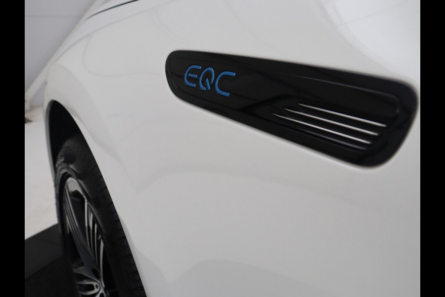 Mercedes-Benz EQC 400 4MATIC AMG Line 80 kWh | SOH 95.8% | Panoramadak | Trekhaak | Camera | Sfeerverlichting | Climate control | Half Leder | Stoelverwarming |
