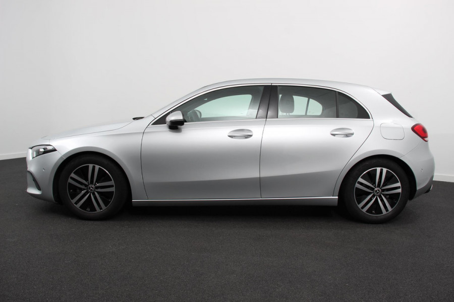 Mercedes-Benz A-Klasse 180 Progressive 7-DCT Navigatie Climate Control Virtual Cockpit Stoelverwarming 17" Lichtmetalen velgen Parkeer sensoren Cruise Control