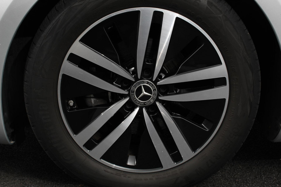 Mercedes-Benz A-Klasse 180 Progressive 7-DCT Navigatie Climate Control Virtual Cockpit Stoelverwarming 17" Lichtmetalen velgen Parkeer sensoren Cruise Control
