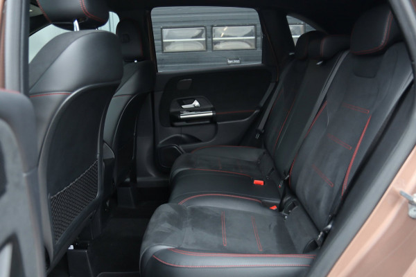 Mercedes-Benz B-Klasse 250 e AMG Line / CAMERA / CARPLAY / WIDESCREEN / ALCANTARA / STOELVERW