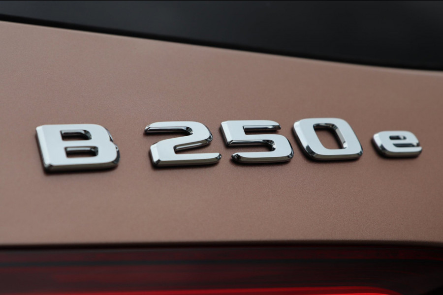 Mercedes-Benz B-Klasse 250 e AMG Line / CAMERA / CARPLAY / WIDESCREEN / ALCANTARA / STOELVERW