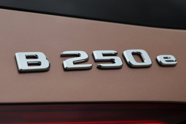 Mercedes-Benz B-Klasse 250 e AMG Line / CAMERA / CARPLAY / WIDESCREEN / ALCANTARA / STOELVERW