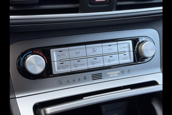 Hyundai Kona EV Premium 64 kWh ✓Soh 93.2 %✓2e Eigenaar✓Carplay✓Camera✓Navi✓Keyless✓Halfleder✓Rijstrooksensor✓Dodehoeksensor✓Pdc V+A✓Lm velgen✓Clima✓Cruise✓204pk✓N.A.P✓Apk tot 09-2027