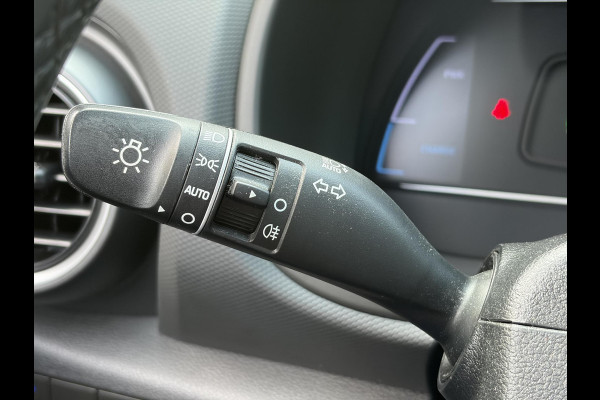 Hyundai Kona EV Premium 64 kWh ✓Soh 93.2 %✓2e Eigenaar✓Carplay✓Camera✓Navi✓Keyless✓Halfleder✓Rijstrooksensor✓Dodehoeksensor✓Pdc V+A✓Lm velgen✓Clima✓Cruise✓204pk✓N.A.P✓Apk tot 09-2027