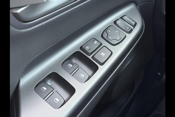 Hyundai Kona EV Premium 64 kWh ✓Soh 93.2 %✓2e Eigenaar✓Carplay✓Camera✓Navi✓Keyless✓Halfleder✓Rijstrooksensor✓Dodehoeksensor✓Pdc V+A✓Lm velgen✓Clima✓Cruise✓204pk✓N.A.P✓Apk tot 09-2027