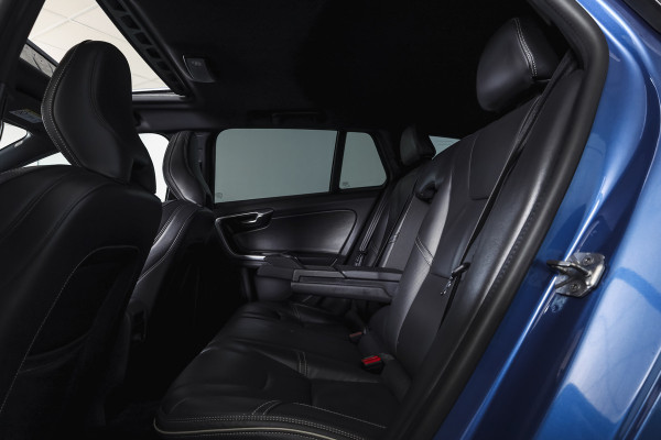 Volvo V60 2.0 T4 190 PK Business Sport - Automaat Org. NL. | S/K-Dak | Adapt. Cruise | Stoelverw. | Afn. Trekhaak | PDC | Camera | NAV | ECC | LM 18" |