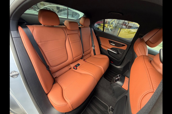 Mercedes-Benz C-Klasse 200 Luxury Line, 1e eigenaar, NAP, CarPlay, Leder, DISTRONIC, 18 inch