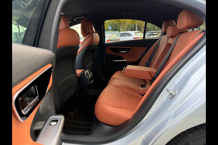 Mercedes-Benz C-Klasse 200 Luxury Line, 1e eigenaar, NAP, CarPlay, Leder, DISTRONIC, 18 inch