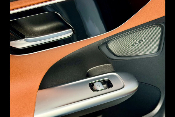 Mercedes-Benz C-Klasse 200 Luxury Line, 1e eigenaar, NAP, CarPlay, Leder, DISTRONIC, 18 inch