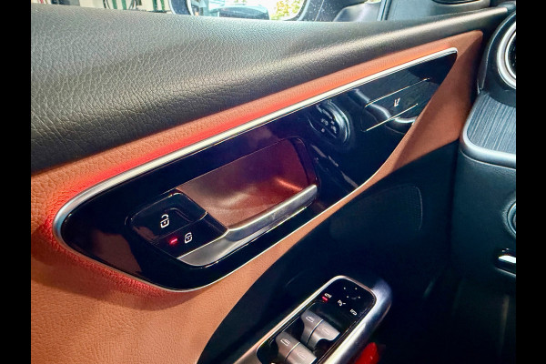 Mercedes-Benz C-Klasse 200 Luxury Line, 1e eigenaar, NAP, CarPlay, Leder, DISTRONIC, 18 inch