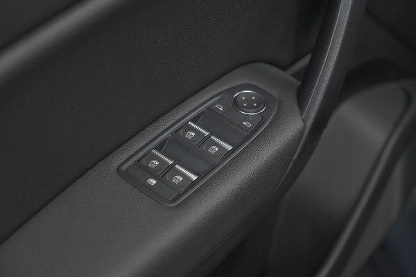 Renault Captur 1.6 E-Tech full hybrid 145 techno | Camera | Navigatie | Parkeersensoren | Apple Carplay
