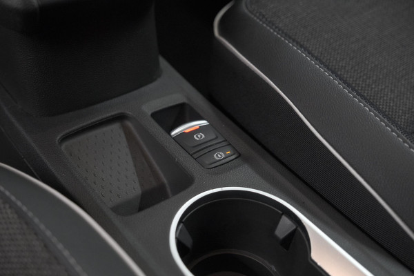Renault Captur 1.6 E-Tech full hybrid 145 techno | Camera | Navigatie | Parkeersensoren | Apple Carplay