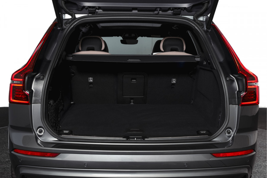 Volvo XC60 2.0 T8 Plug-in hybrid AWD Ultra Dark Org. NL. | Forest Lake | S/K-Panodak | Adapt. Cruise | Stoel-+Stuurverw. | PDC | 360 Camera | NAV + App. Connect | ECC | Elek. Klep | LM 22" |