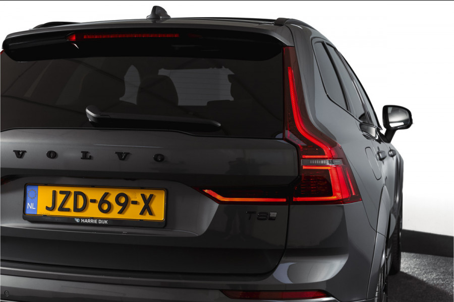 Volvo XC60 2.0 T8 Plug-in hybrid AWD Ultra Dark Org. NL. | Forest Lake | S/K-Panodak | Adapt. Cruise | Stoel-+Stuurverw. | PDC | 360 Camera | NAV + App. Connect | ECC | Elek. Klep | LM 22" |