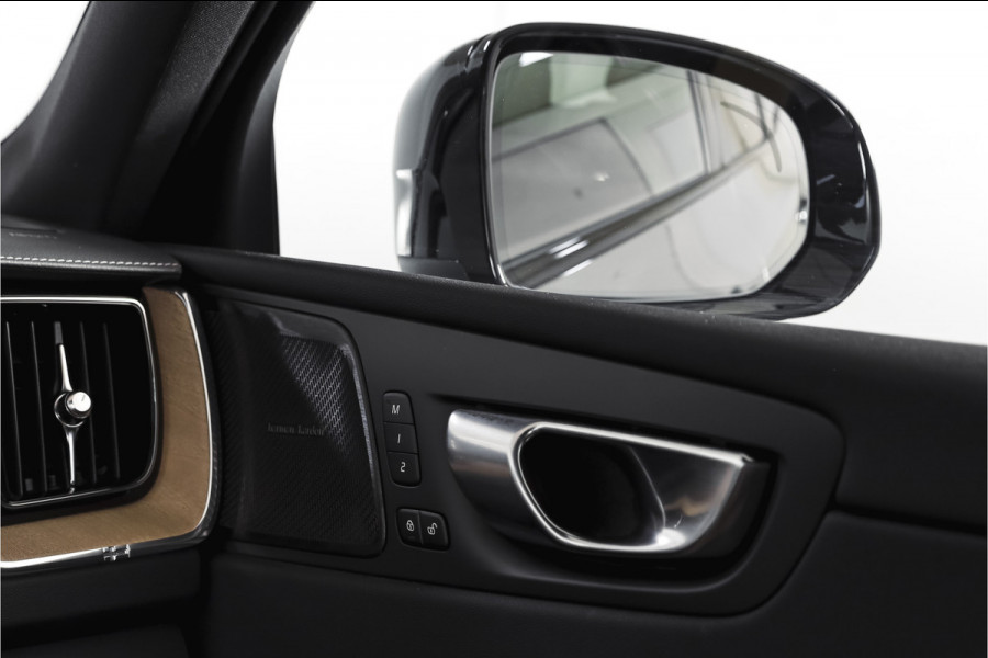 Volvo XC60 2.0 T8 Plug-in hybrid AWD Ultra Dark Org. NL. | Forest Lake | S/K-Panodak | Adapt. Cruise | Stoel-+Stuurverw. | PDC | 360 Camera | NAV + App. Connect | ECC | Elek. Klep | LM 22" |