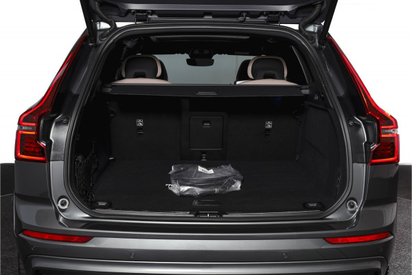 Volvo XC60 2.0 T8 Plug-in hybrid AWD Ultra Dark Org. NL. | Forest Lake | S/K-Panodak | Adapt. Cruise | Stoel-+Stuurverw. | PDC | 360 Camera | NAV + App. Connect | ECC | Elek. Klep | LM 22" |