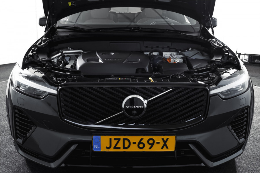 Volvo XC60 2.0 T8 Plug-in hybrid AWD Ultra Dark Org. NL. | Forest Lake | S/K-Panodak | Adapt. Cruise | Stoel-+Stuurverw. | PDC | 360 Camera | NAV + App. Connect | ECC | Elek. Klep | LM 22" |