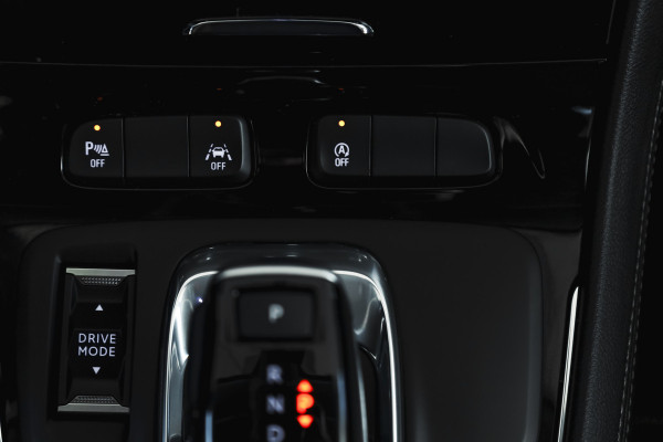 Opel Grandland 1.2 Turbo 130 PK GS Line - Automaat | Cruise | Winterpakket | PDC | Camera | NAV + App. Connect | ECC | DAB | LM 18" |