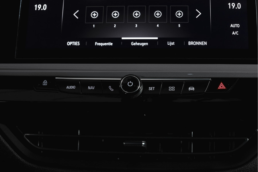 Opel Grandland 1.2 Turbo 130 PK GS Line - Automaat | Cruise | Winterpakket | PDC | Camera | NAV + App. Connect | ECC | DAB | LM 18" |