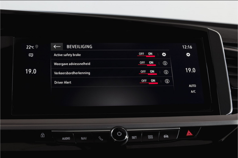 Opel Grandland 1.2 Turbo 130 PK GS Line - Automaat | Cruise | Winterpakket | PDC | Camera | NAV + App. Connect | ECC | DAB | LM 18" |