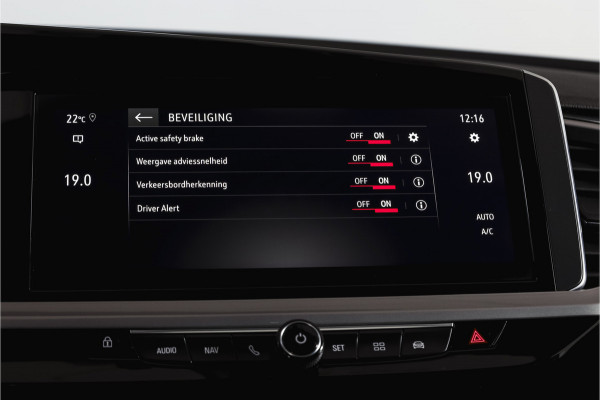 Opel Grandland 1.2 Turbo 130 PK GS Line - Automaat | Cruise | Winterpakket | PDC | Camera | NAV + App. Connect | ECC | DAB | LM 18" |