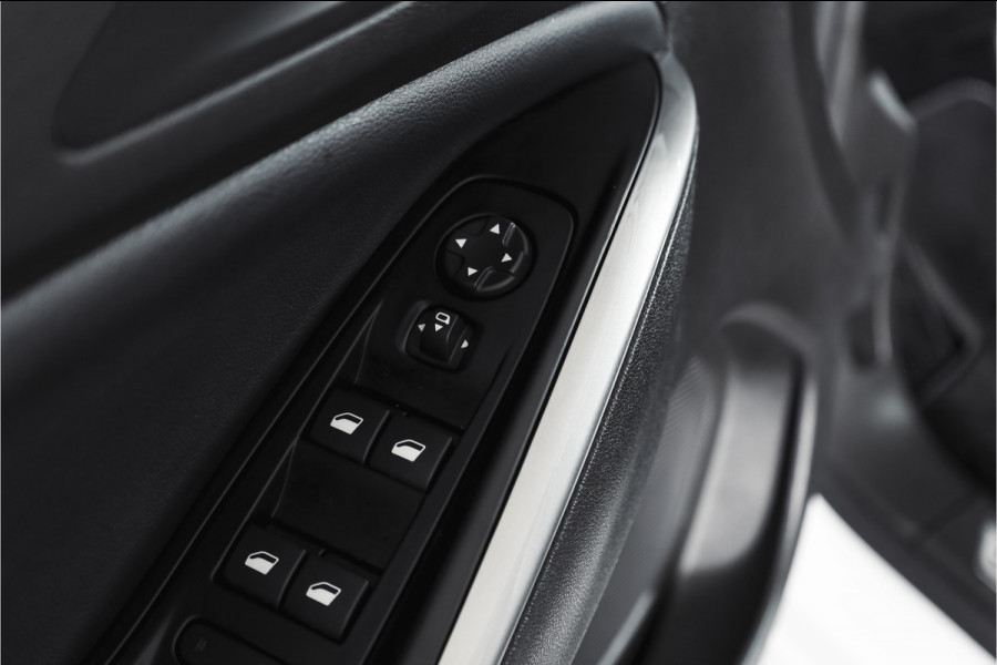 Opel Grandland 1.2 Turbo 130 PK GS Line - Automaat | Cruise | Winterpakket | PDC | Camera | NAV + App. Connect | ECC | DAB | LM 18" |
