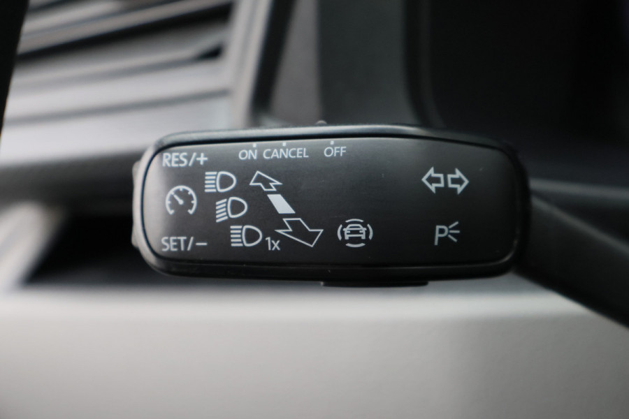 Volkswagen Transporter 2.0 TDI L2H1 28 150PK Trekhaak, Apple Carplay, DAB, Cruise, PDC