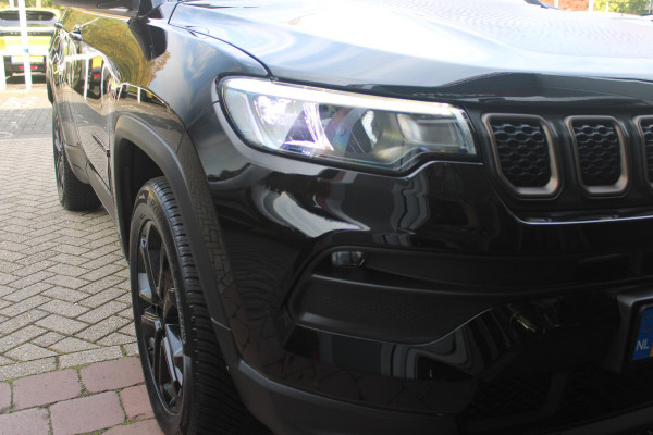 Jeep Compass 4xe 240PK Plug-in Hybrid ELECTRIC UPLAND | LAGE KM STAND! | NAVIGATIE | DRAADLOZE APPLE CARPLAY/ANDROID AUTO | DRAADLOZE TELEFOONLADER | ALL SEASON BANDEN | KEYLESS ENTRY/START | ADAPTIVE CRUISE CONTROL | FULL LED KOPLAMPEN | 17" LICHTMETALEN VELGEN | CLIMATE CONTROL | DAB+ RADIO |