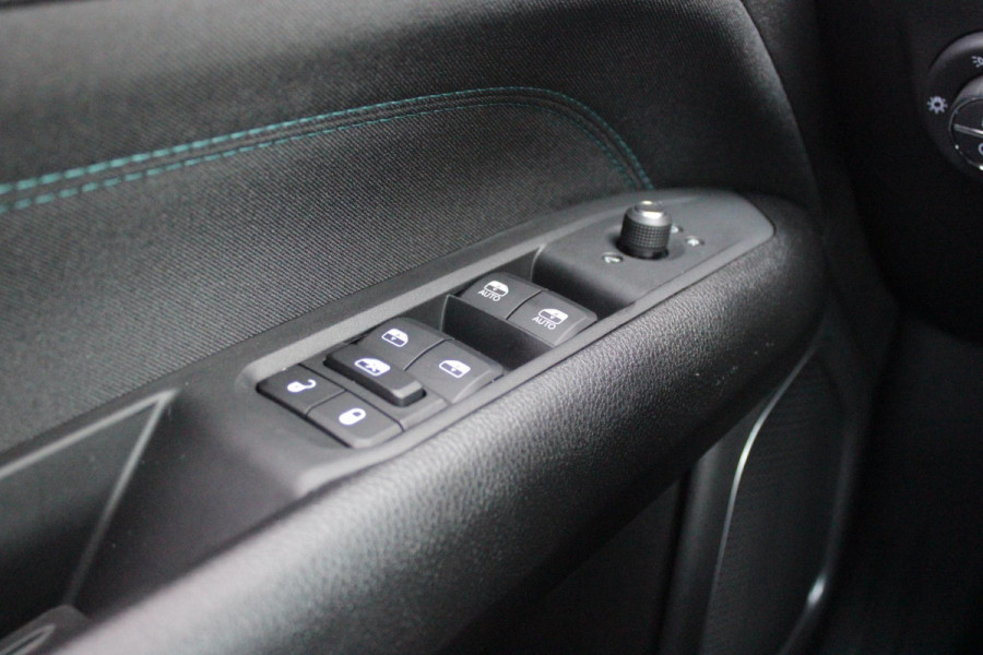 Jeep Compass 4xe 240PK Plug-in Hybrid ELECTRIC UPLAND | LAGE KM STAND! | NAVIGATIE | DRAADLOZE APPLE CARPLAY/ANDROID AUTO | DRAADLOZE TELEFOONLADER | ALL SEASON BANDEN | KEYLESS ENTRY/START | ADAPTIVE CRUISE CONTROL | FULL LED KOPLAMPEN | 17" LICHTMETALEN VELGEN | CLIMATE CONTROL | DAB+ RADIO |