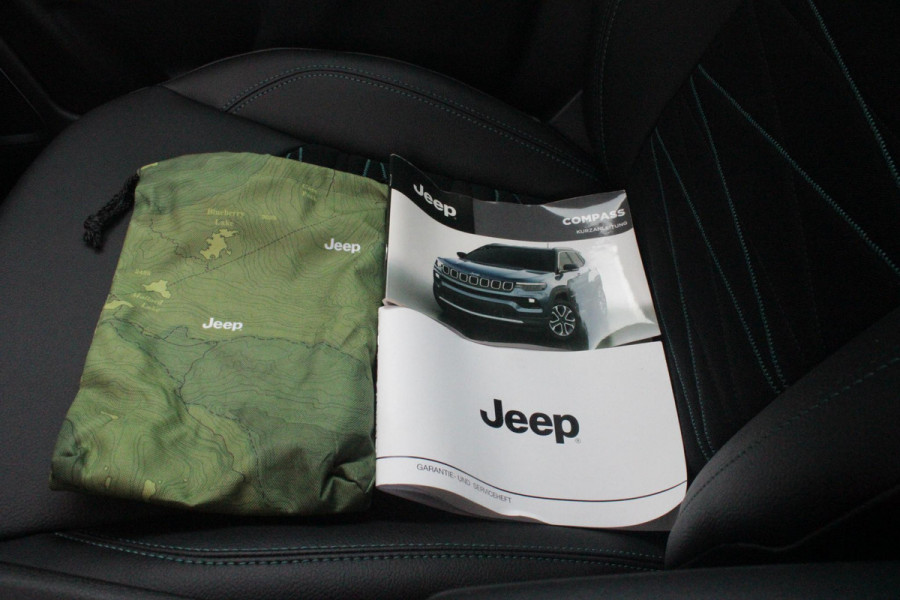 Jeep Compass 4xe 240PK Plug-in Hybrid ELECTRIC UPLAND | LAGE KM STAND! | NAVIGATIE | DRAADLOZE APPLE CARPLAY/ANDROID AUTO | DRAADLOZE TELEFOONLADER | ALL SEASON BANDEN | KEYLESS ENTRY/START | ADAPTIVE CRUISE CONTROL | FULL LED KOPLAMPEN | 17" LICHTMETALEN VELGEN | CLIMATE CONTROL | DAB+ RADIO |