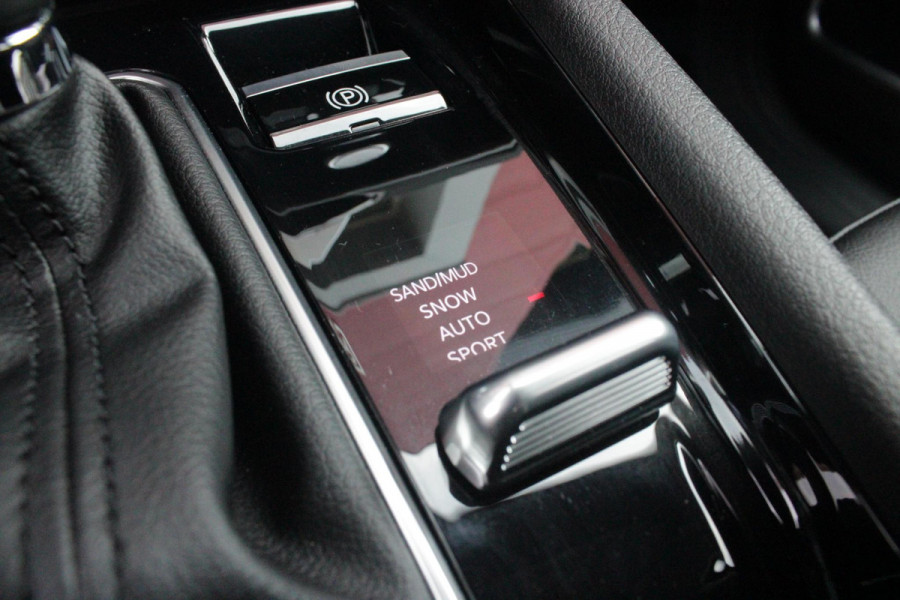 Jeep Compass 4xe 240PK Plug-in Hybrid ELECTRIC UPLAND | LAGE KM STAND! | NAVIGATIE | DRAADLOZE APPLE CARPLAY/ANDROID AUTO | DRAADLOZE TELEFOONLADER | ALL SEASON BANDEN | KEYLESS ENTRY/START | ADAPTIVE CRUISE CONTROL | FULL LED KOPLAMPEN | 17" LICHTMETALEN VELGEN | CLIMATE CONTROL | DAB+ RADIO |