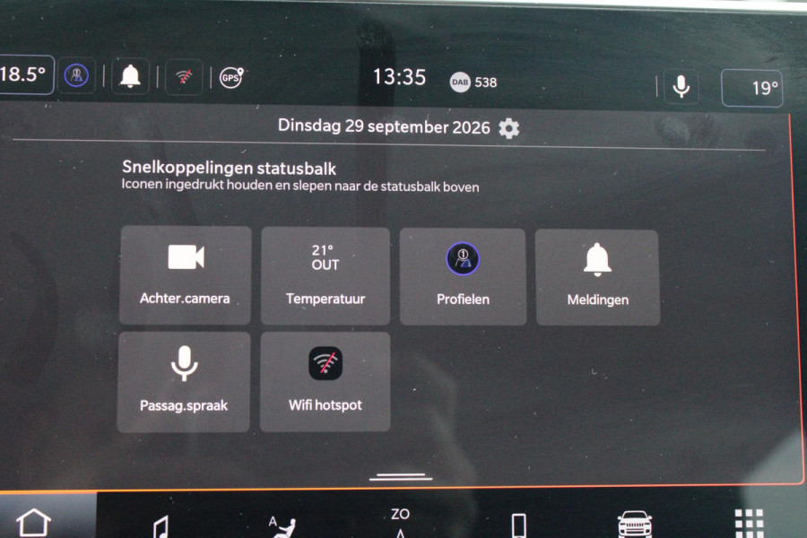 Jeep Compass 4xe 240PK Plug-in Hybrid ELECTRIC UPLAND | LAGE KM STAND! | NAVIGATIE | DRAADLOZE APPLE CARPLAY/ANDROID AUTO | DRAADLOZE TELEFOONLADER | ALL SEASON BANDEN | KEYLESS ENTRY/START | ADAPTIVE CRUISE CONTROL | FULL LED KOPLAMPEN | 17" LICHTMETALEN VELGEN | CLIMATE CONTROL | DAB+ RADIO |