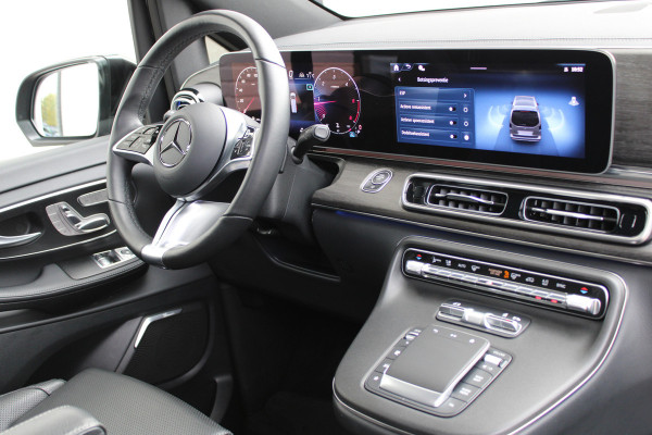 Mercedes-Benz V-Klasse 300d / AMG / 4-Matic / 7-Persoons / Luchtvering / Pano / Elec Stoelen / Burmester / Vol Opties / NIEUWSTAAT.