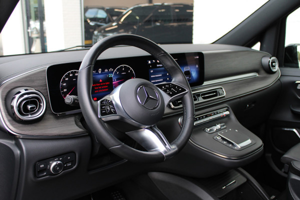 Mercedes-Benz V-Klasse 300d / AMG / 4-Matic / 7-Persoons / Luchtvering / Pano / Elec Stoelen / Burmester / Vol Opties / NIEUWSTAAT.