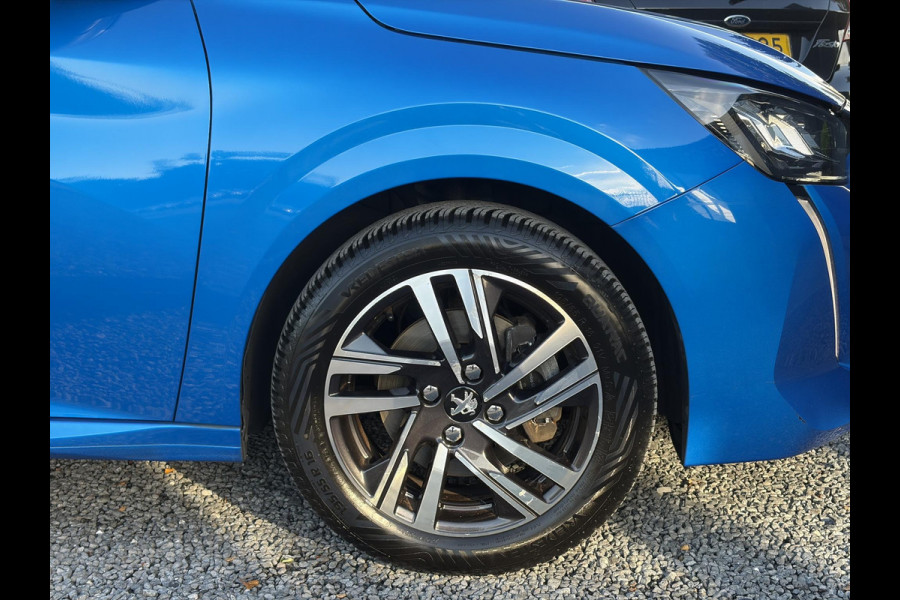 Peugeot 208 1.2 PureTech Allure ✓D-riem vv in 10-2025✓1e Eigenaar✓360° Camera✓Carplay✓Navi✓101pk✓LED✓Clima✓Cruise✓6 Bak✓Pdc✓Lm velgen✓Halfleder✓Recent beurt gehad✓N.A.P✓Apk tot 08-2028