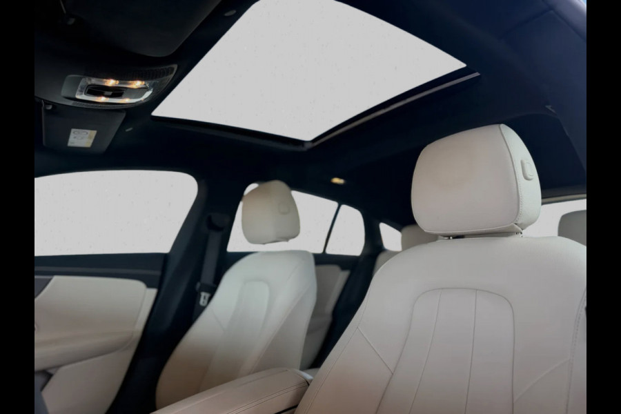 Mercedes-Benz CLA-Klasse Shooting Brake 250e Solution AMG Limited (NL-auto, Goed OnderH, Panorama, SfeerV, Carplay, Lane Assist)