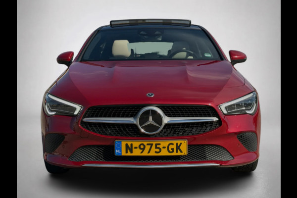 Mercedes-Benz CLA-Klasse Shooting Brake 250e Solution AMG Limited (NL-auto, Goed OnderH, Panorama, SfeerV, Carplay, Lane Assist)