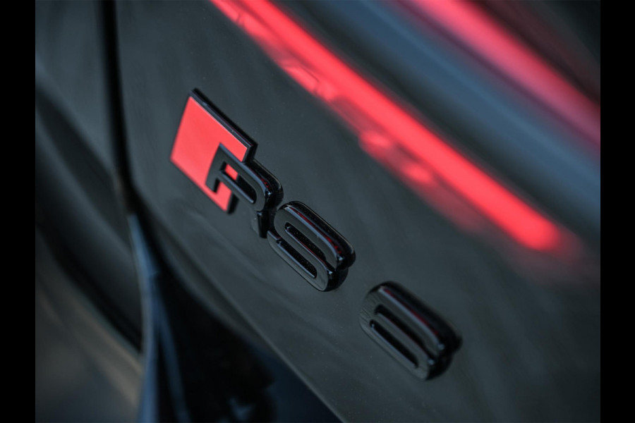 Audi A6 Avant RS 6 TFSI quattro | Achterasbesturing | VOSSEN Velgen | B&O | 360 Camera | Luchtvering | Memory Seat | Stoelverwarming V+A | Stuurverwarming | Ambiance Interieur | Trekhaak |