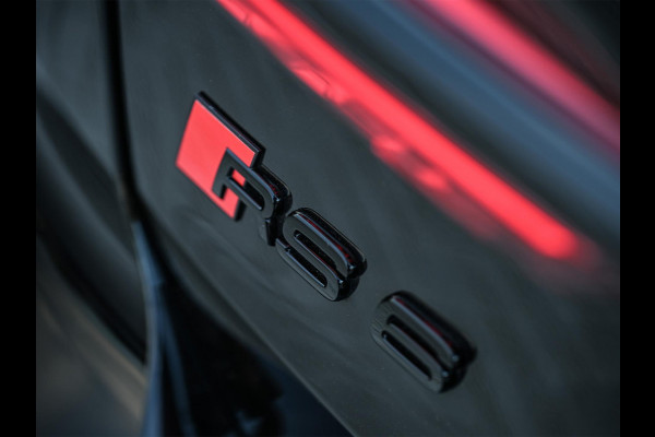Audi A6 Avant RS 6 TFSI quattro | Achterasbesturing | VOSSEN Velgen | B&O | 360 Camera | Luchtvering | Memory Seat | Stoelverwarming V+A | Stuurverwarming | Ambiance Interieur | Trekhaak |