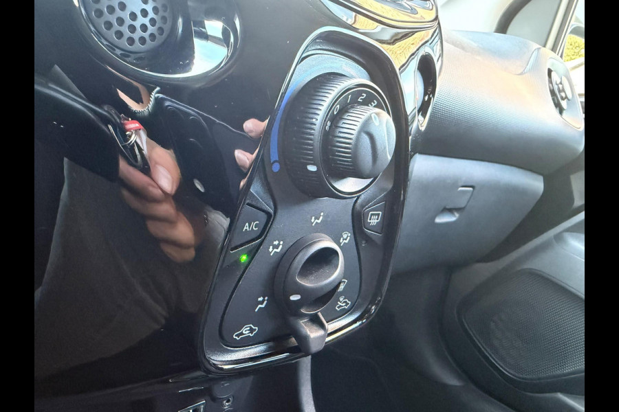 Citroën C1 1.0 VTi Feel | 2E EIGENAAR | 82.229 KM | CARPLAY | CAMERA | AIRCO | PRIVACY GLASS |
