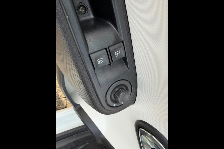 Renault Twingo 1.0 SCe Collection | UNIEK 22.155 KM | AIRCO | ELEK.PAKKET | SPORTIEVE STRIPING |
