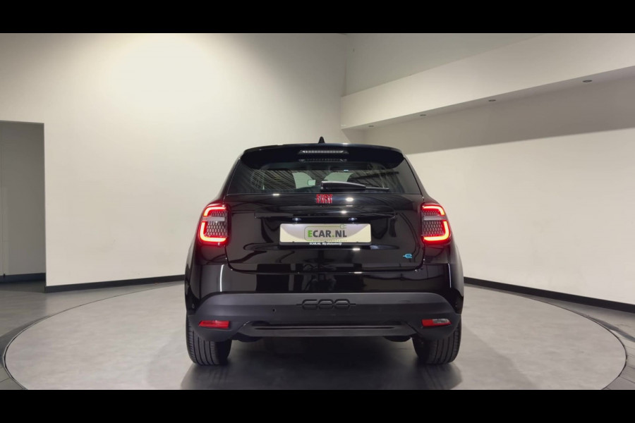 Fiat 600E RED 54 kWh | Apple CarPlay - Android Auto | LED lampen voor & achter | Hill Hold