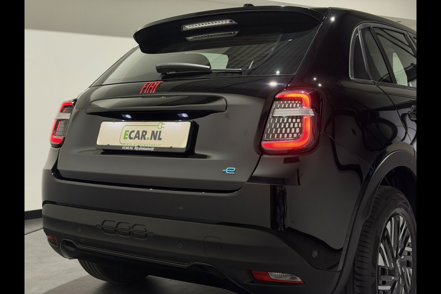 Fiat 600E RED 54 kWh | Apple CarPlay - Android Auto | LED lampen voor & achter | Hill Hold