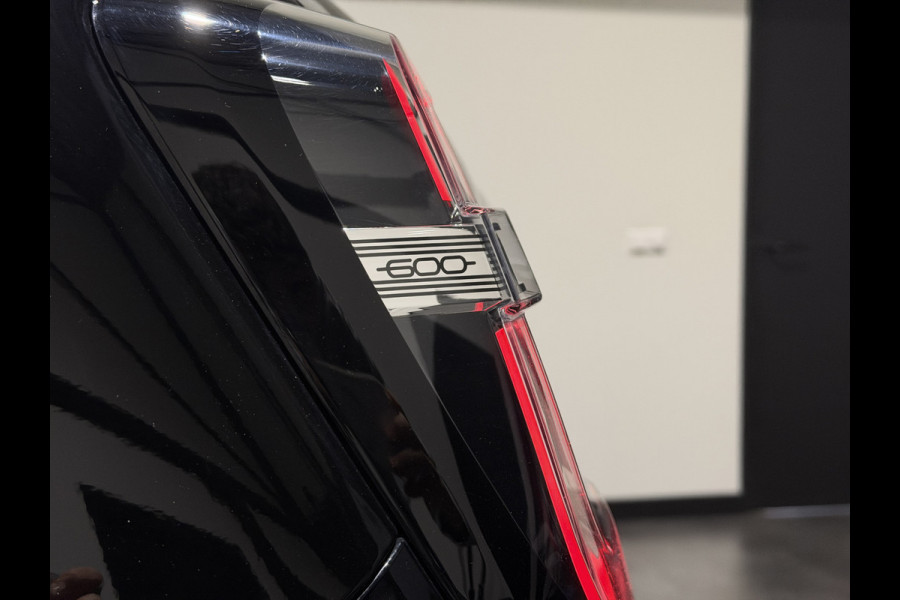 Fiat 600E RED 54 kWh | Apple CarPlay - Android Auto | LED lampen voor & achter | Hill Hold