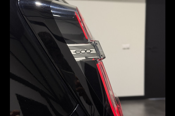 Fiat 600E RED 54 kWh | Apple CarPlay - Android Auto | LED lampen voor & achter | Hill Hold