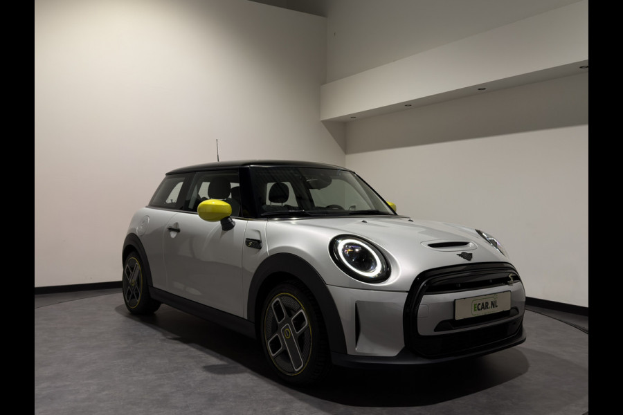 MINI Electric MINI Yours 33 kWh | Panoramadak | Voorstoelen verwarmd | Apple CarPlay - Android Auto