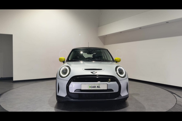 MINI Electric MINI Yours 33 kWh | Panoramadak | Voorstoelen verwarmd | Apple CarPlay - Android Auto