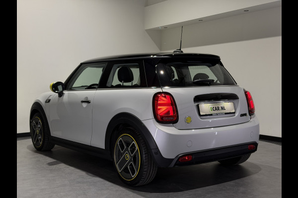 MINI Electric MINI Yours 33 kWh | Panoramadak | Voorstoelen verwarmd | Apple CarPlay - Android Auto